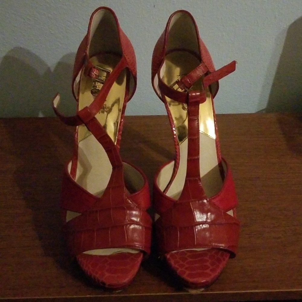 Shoes - Picture 3 of 3